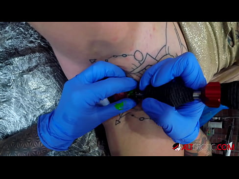 ❤️ Sully Savage ea nang le li-tattoo tse chesang haholo o ile a fumana tattoo clitoris ea hae litšoantšong tsa bootsoa st.porno24-7.ru ﹏